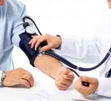 Povečanje Human krvnega tlaka: Vzroki, simptomi, zdravljenje, simptomi, pomoč