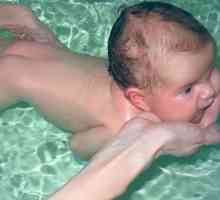Plavanje kopel za dojenčke. Plavanje dojenčkov.