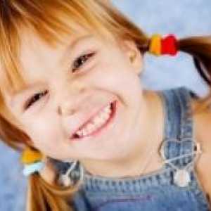 Fizični razvoj in razvoj jezika pri otroku 2 leti
