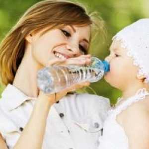 Dehidracija pri otroku: znaki, simptomi, zdravljenje, vzroki