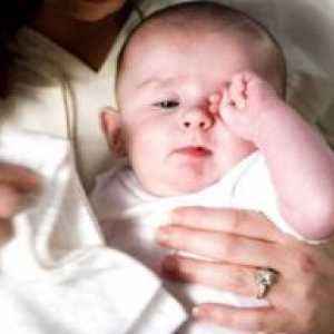 Jok in kolike pri dojenčkih, ki jih imajo, zdravljenje, simptomi, vzroki