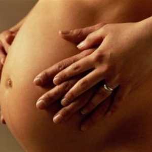 Proces porodu in poporodnem obdobju, z ozkimi medenice