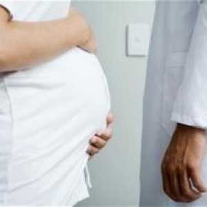 Pretrganje maternice med porodom