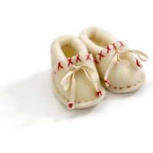 Otroški čevlji za dojenčke. Merila za izbiro obutve za otroke do enega leta
